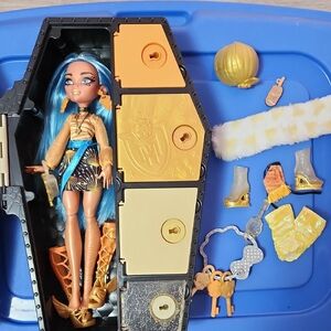 Fearidescent Skulltimate Secrets Monster High Cleo